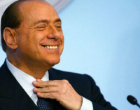 Processo Mediaset: i bookie salvano Berlusconi. Ma in lavagna tutto è pronto per la fuga in Kenia