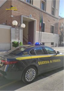 Gioco online: percepivano il reddito di cittadinanza ma non hanno dichiarato vincite per oltre 100.000 euro. Indagati a Lucera. IL VIDEO