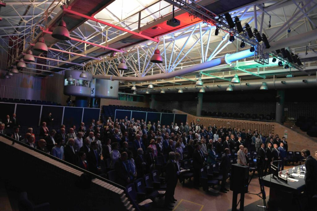 Vincitu Industria Felix