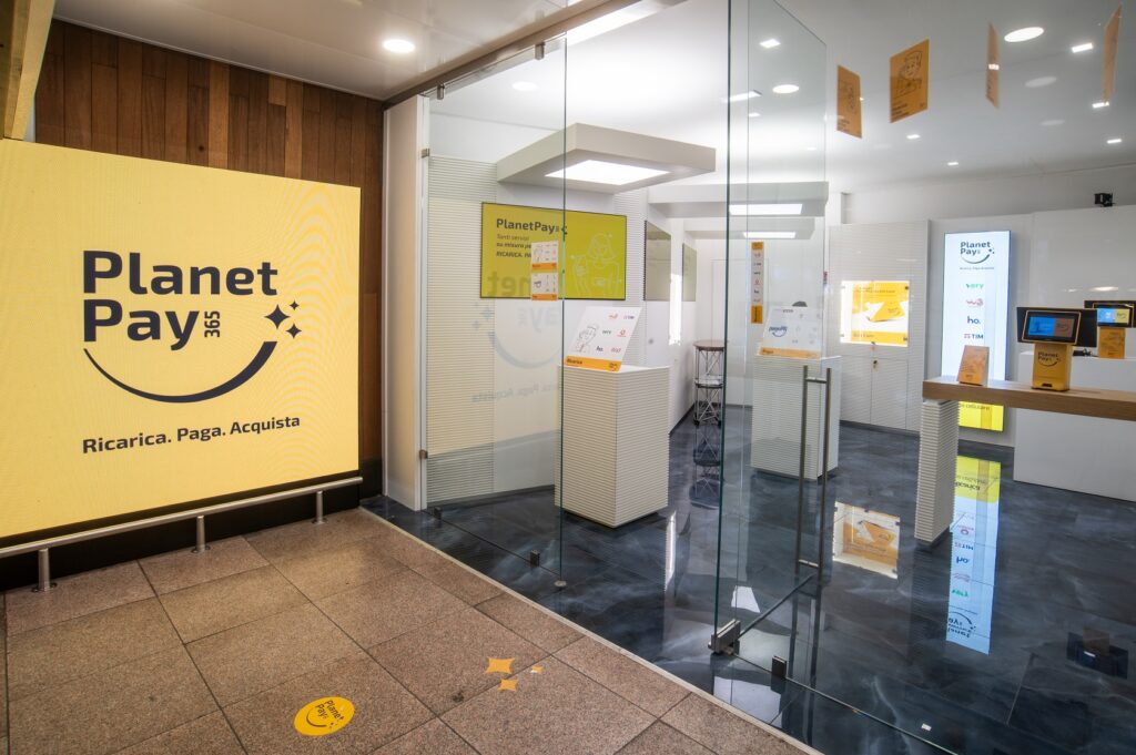 Cadorna temporary shop PlanetPay365