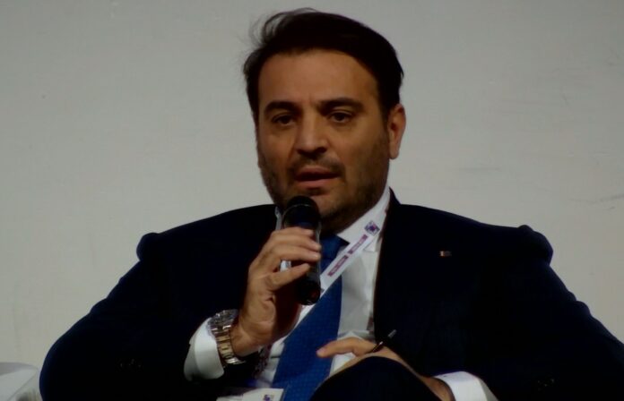 Gerolamo Cangiano, Deputato membro della Commissione Sport, Cultura ed Istruzione Gerolamo Cangiano, Deputato membro della Commissione Sport, Cultura ed Istruzione