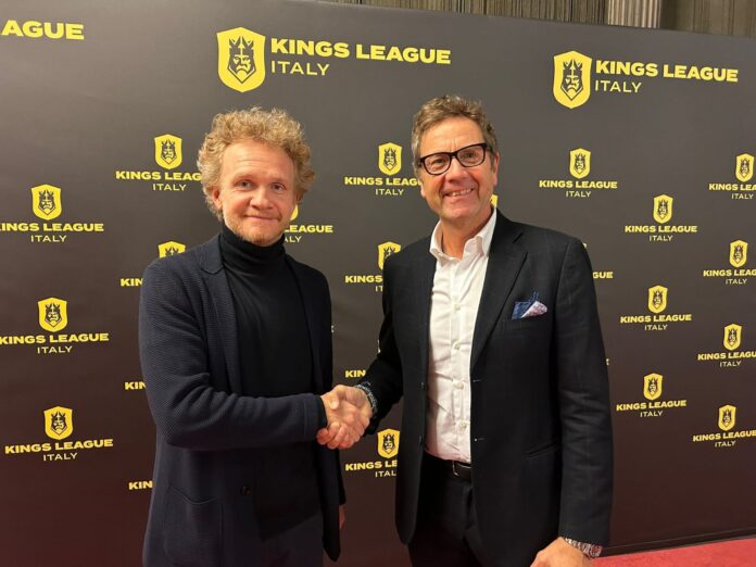 Franco Morelli, Managing Director di Kings League Italy assieme a Claudio Cavallotti Amministratore Delegato EMG Italy Franco Morelli, Managing Director di Kings League Italy assieme a Claudio Cavallotti Amministratore Delegato EMG Italy