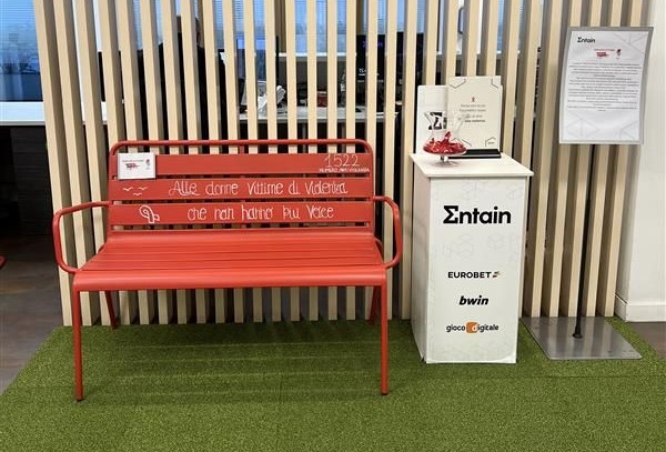 Entain panchina rossa 1 Entain panchina rossa 1