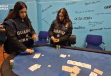 Poker illegale: scoperta una bisca clandestina a Varese. Individuati 20 giocatori, denunciato il gestore della sala. Il VIDEO GdF Varese