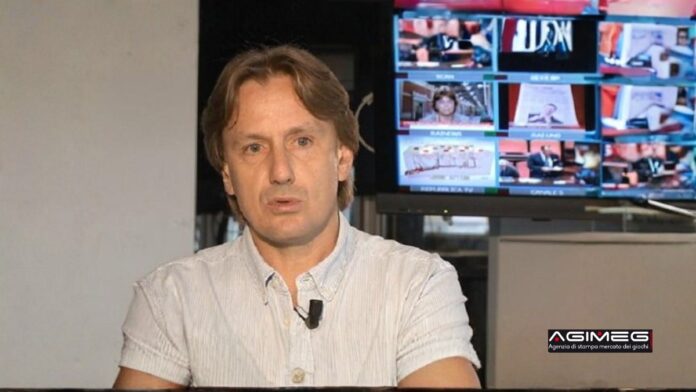 Gianluca Moresco capo redattore presso lUfficio Centrale La Repubblica Gianluca Moresco, capo redattore presso l’Ufficio Centrale - La Repubblica