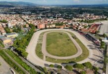 Ippodromo Snai Sesana, sabato 16 maggio la 7^ giornata di trotto con i gentlemen protagonisti. Il programma delle corse IPPODROMO SNAI SESANA Vista panoramica dell'impianto 2026