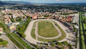 IPPODROMO SNAI SESANA Vista panoramica dell'impianto 2026 | AGIMEG IPPODROMO SNAI SESANA Vista panoramica dell'impianto 2026